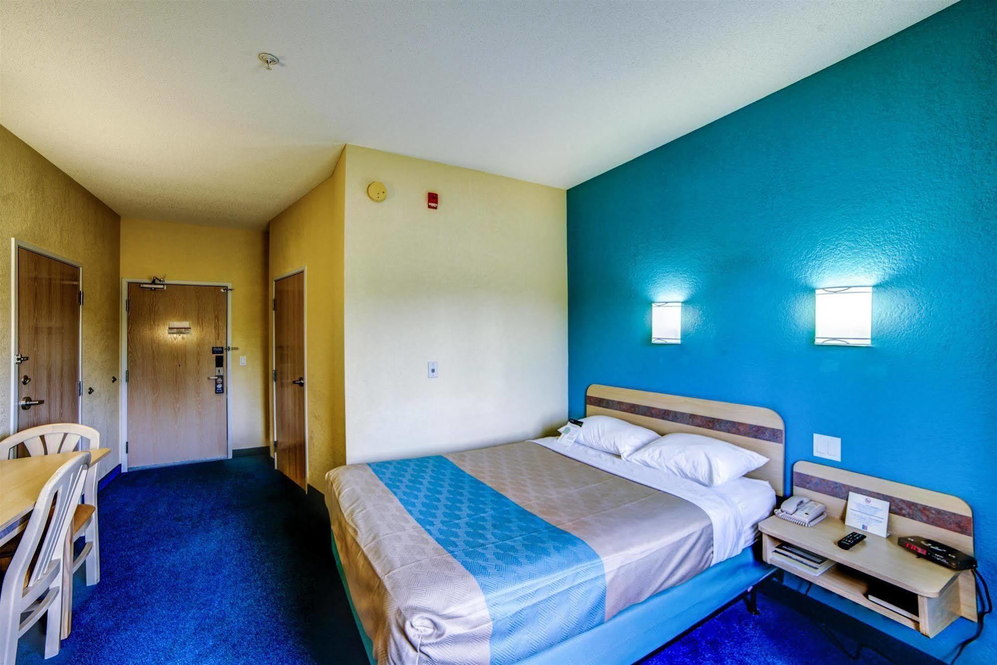 Motel 6-Huntsville, On Exterior photo
